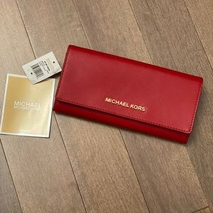 Micheal Kors Jet Set Travel Wallet